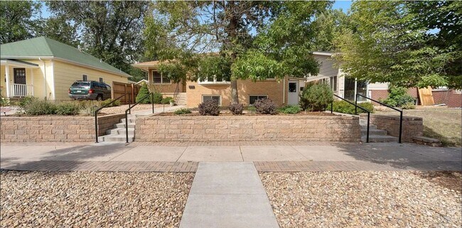 Foto del edificio - Old Town Duplex!