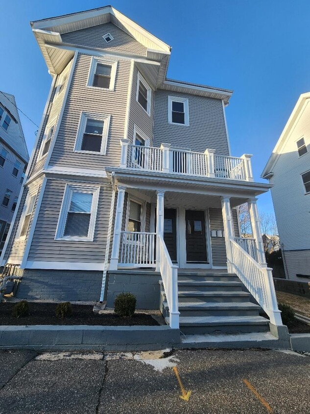 Primary Photo - 210 Power St