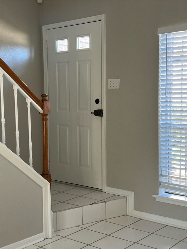 Building Photo - 7575 Cambridge St