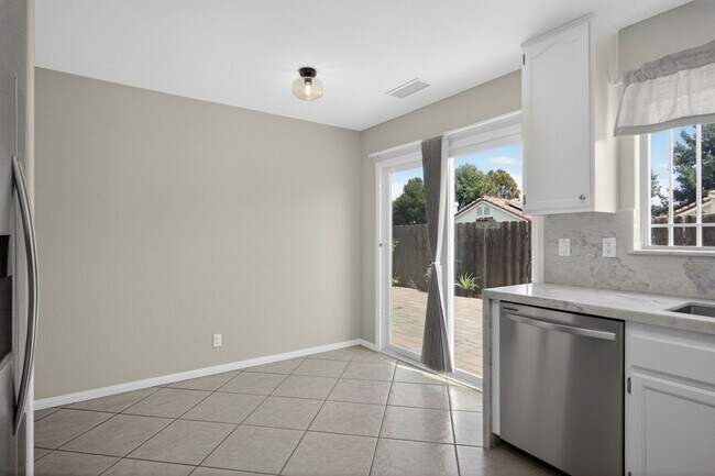 Foto del edificio - 2111 Rebecca Way