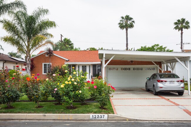 Foto del edificio - 12737 Hatteras Street