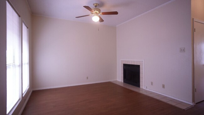 Building Photo - 2/2 Condo in Central Austin
