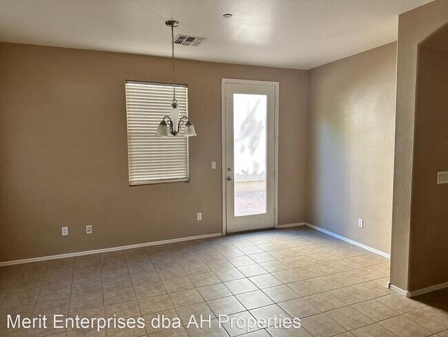 Foto del edificio - 3 br, 2.5 bath House - 2946 N EVERGREEN ST