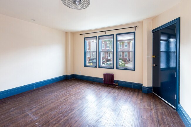 Building Photo - Duplex modern two bedroom, 2 full bath apa...