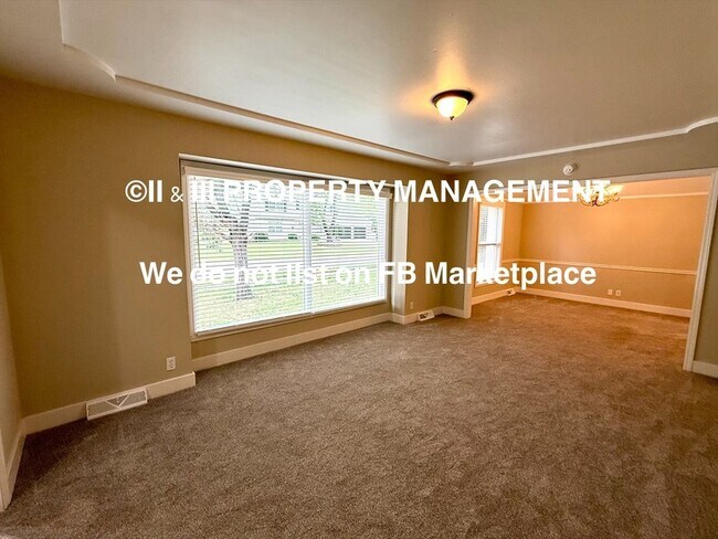 Foto del edificio - 9425 Carter Dr