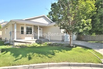 Building Photo - 170 S 460 E