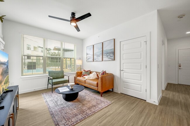 Living Room - Bluff View at Frederick Creek