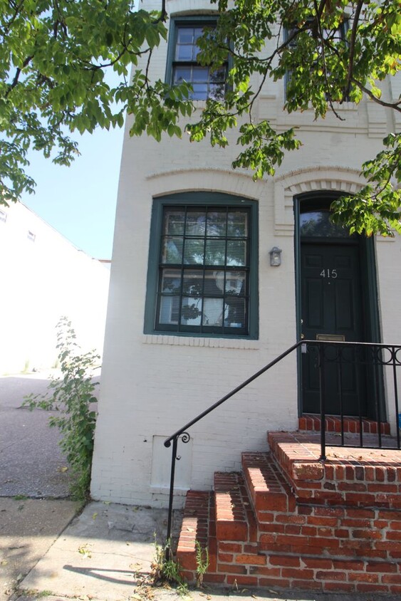 Foto principal - Charming Seton Hill 3bd/1ba Rowhome w/ CAC...