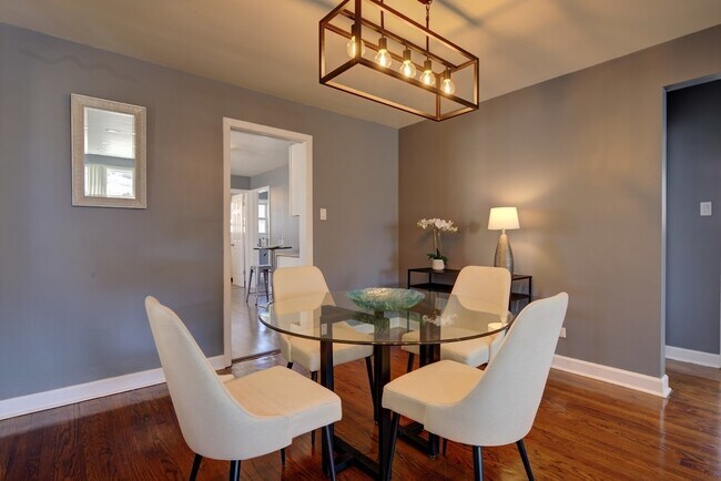 Foto del edificio - 128 E 83rd St