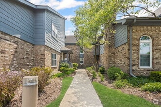 Building Photo - 11 Foxcroft Rd