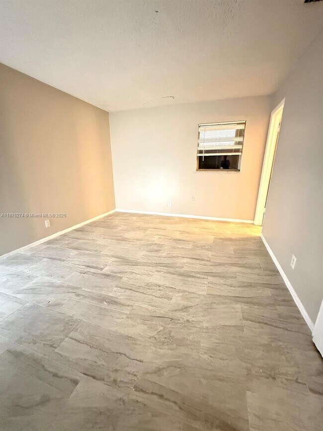 Building Photo - 7910 SW 10th Ct
