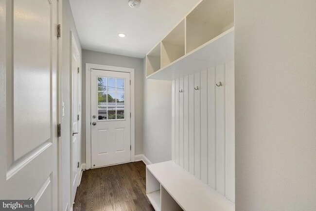 Building Photo - Newly Renovated Single Family home with Off Street Parking