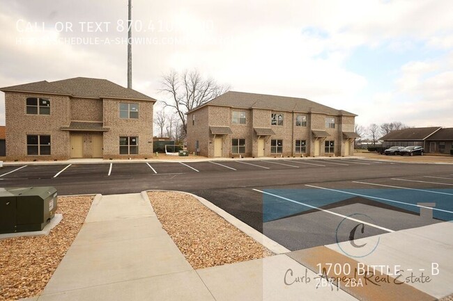 Building Photo - 1700 Bittle St