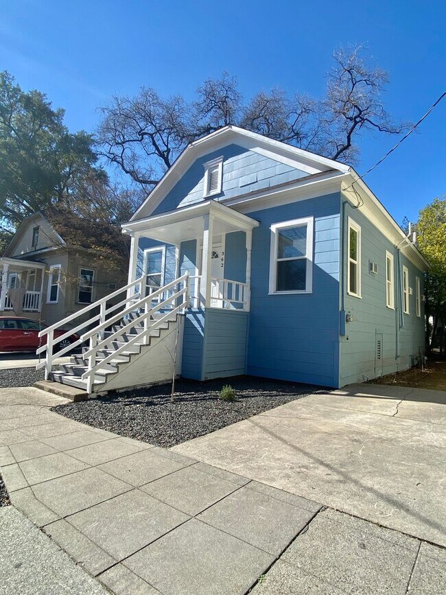 Building Photo - Reserve Now for June 2026! Updated House in Downtown Chico