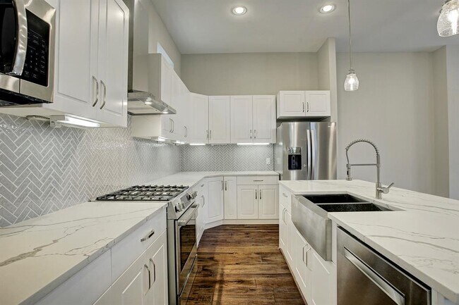 Foto del edificio - 1108 Fowler St