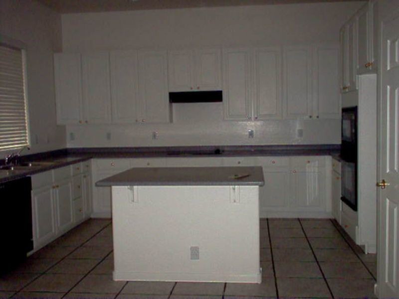 Building Photo - Spacious 6 bedroom 2-story home in Gilbert!