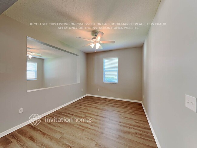 Foto del edificio - 928 Costa Mesa Ln