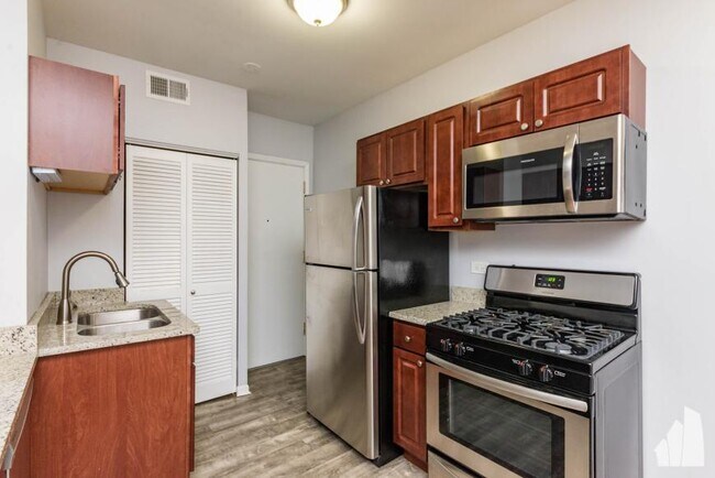 Photo - 1 bedroom in Chicago IL 60613 Apartment