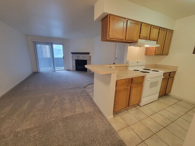 Foto del edificio - Fresh Boulder 1 Bedroom Condo for Rent with Pool, Tennis and Fitness Center in Hunter Creek