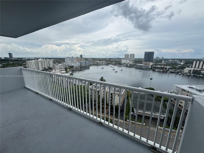 Building Photo - 137 Golden Isles Dr