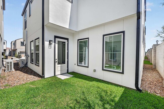 Building Photo - 2914 El Fenice Ln