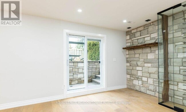 Building Photo - 468 Gowland CR
