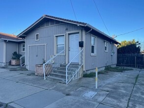 Building Photo - 802 S Stockton St