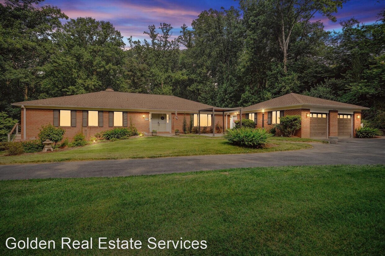5 br, 4 bath House 10912 Watermill Ct House Rental in Oakton, VA