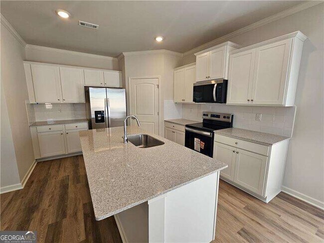 Building Photo - 27 Berryville Dr