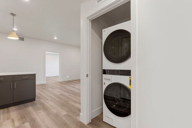 Building Photo - Brand New Modern Apartments at Ascesa