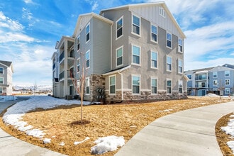Building Photo - 1128 S 820 E
