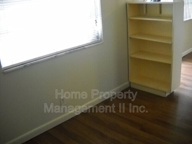 Building Photo - 815 Ridge Rd