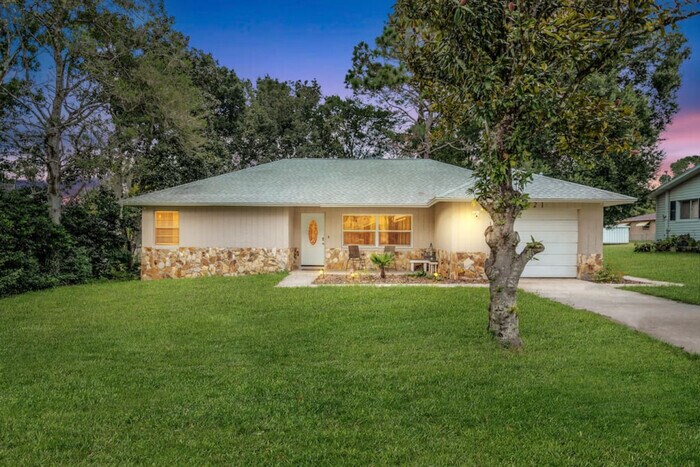 Primary Photo - Renovated Work & Pet Friendly Home | Near ...