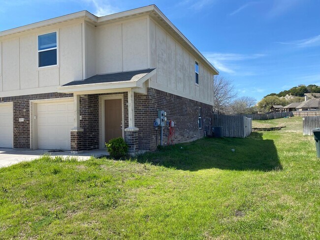 Foto del edificio - 1709 Castroville Trl