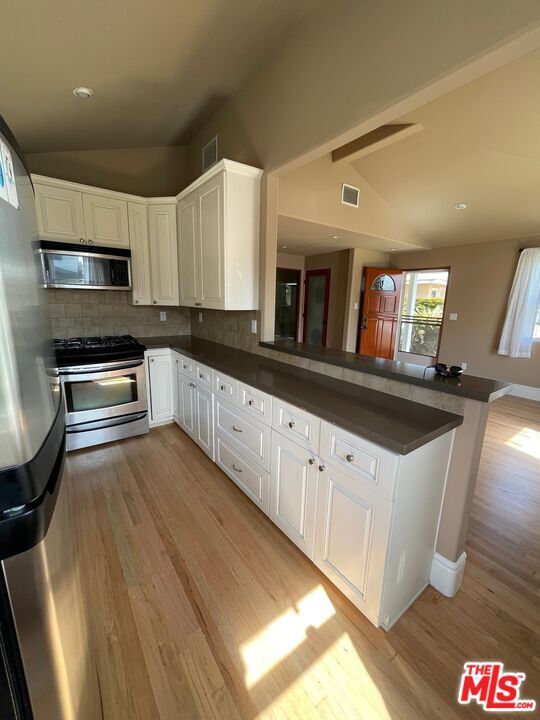 Foto del edificio - 8503 Lilienthal Ave