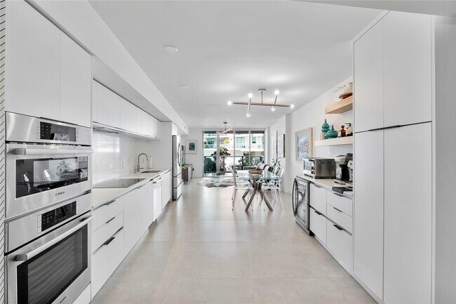 Foto del edificio - 6620 Indian Creek Dr