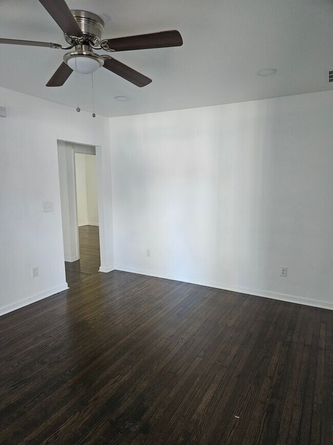 Building Photo - 2729 Miles Cir