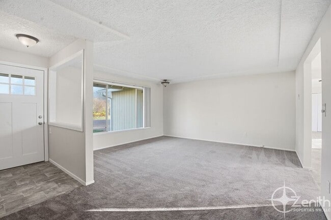 Photo - 11907 NE 4th St House