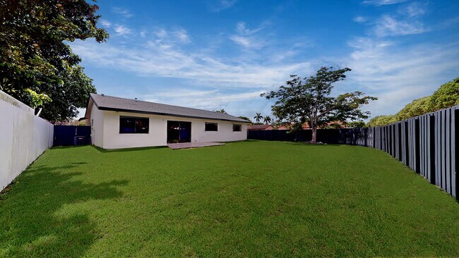 Building Photo - 4244 SW 141st Ct