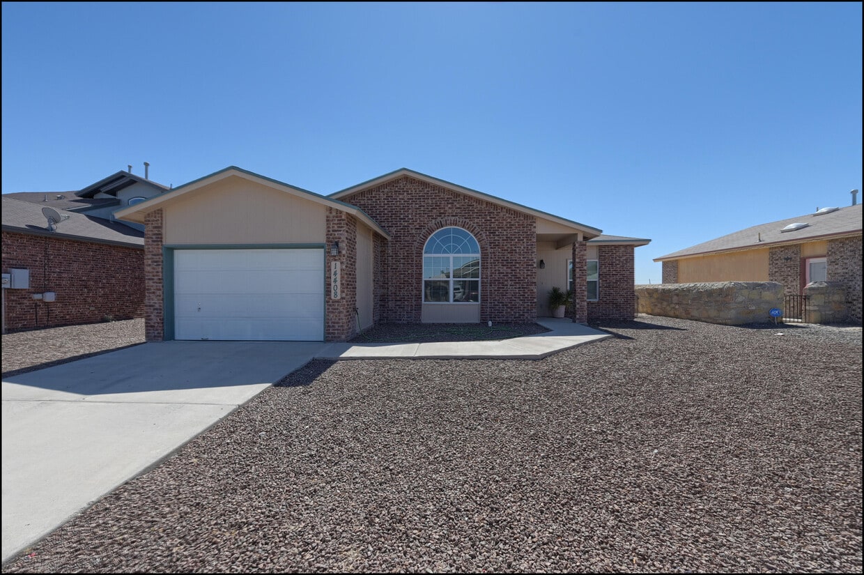 Primary Photo - 14408 Escalera Dr