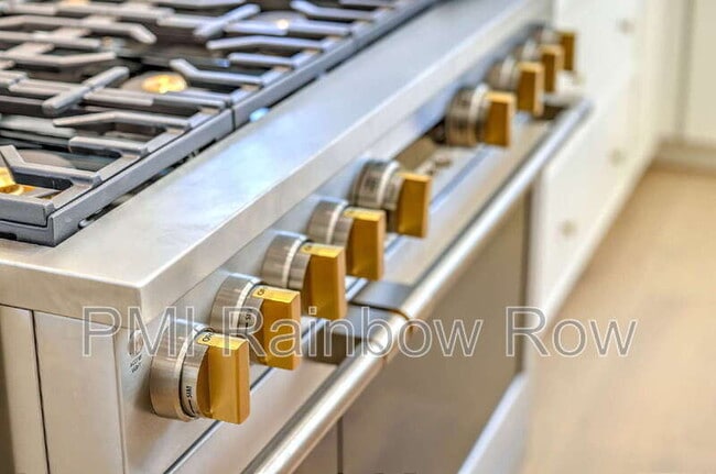 Foto del edificio - 755 Adluh St