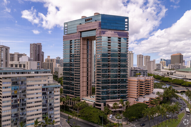 Building Photo - Waikiki Landmark Apartments