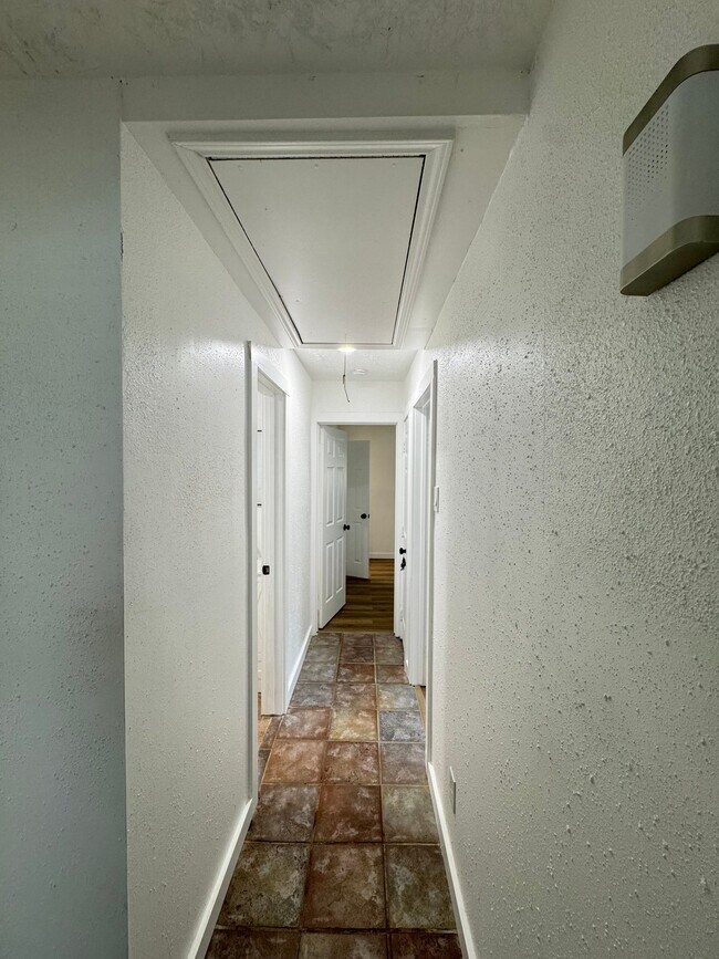 Building Photo - 12539 Fern Forest Dr