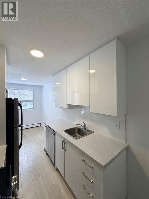 Photo du bâtiment - 15 Kappele Cir