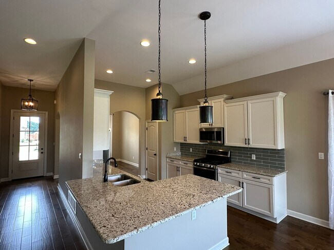 Building Photo - 5877 Shiloh Ln