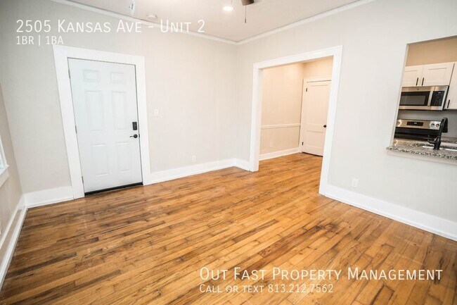 Building Photo - 2 weeks free! Beautifully Renovated 1BR/1B...