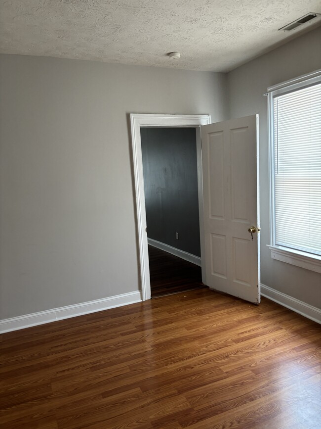 Building Photo - 401 N Augusta St