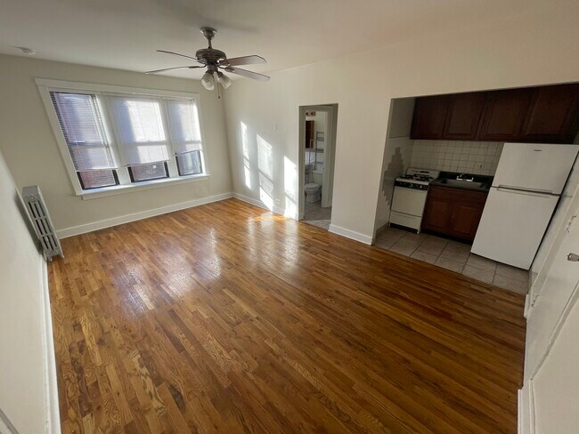 Foto del edificio - 4915 W Belle Plaine Ave