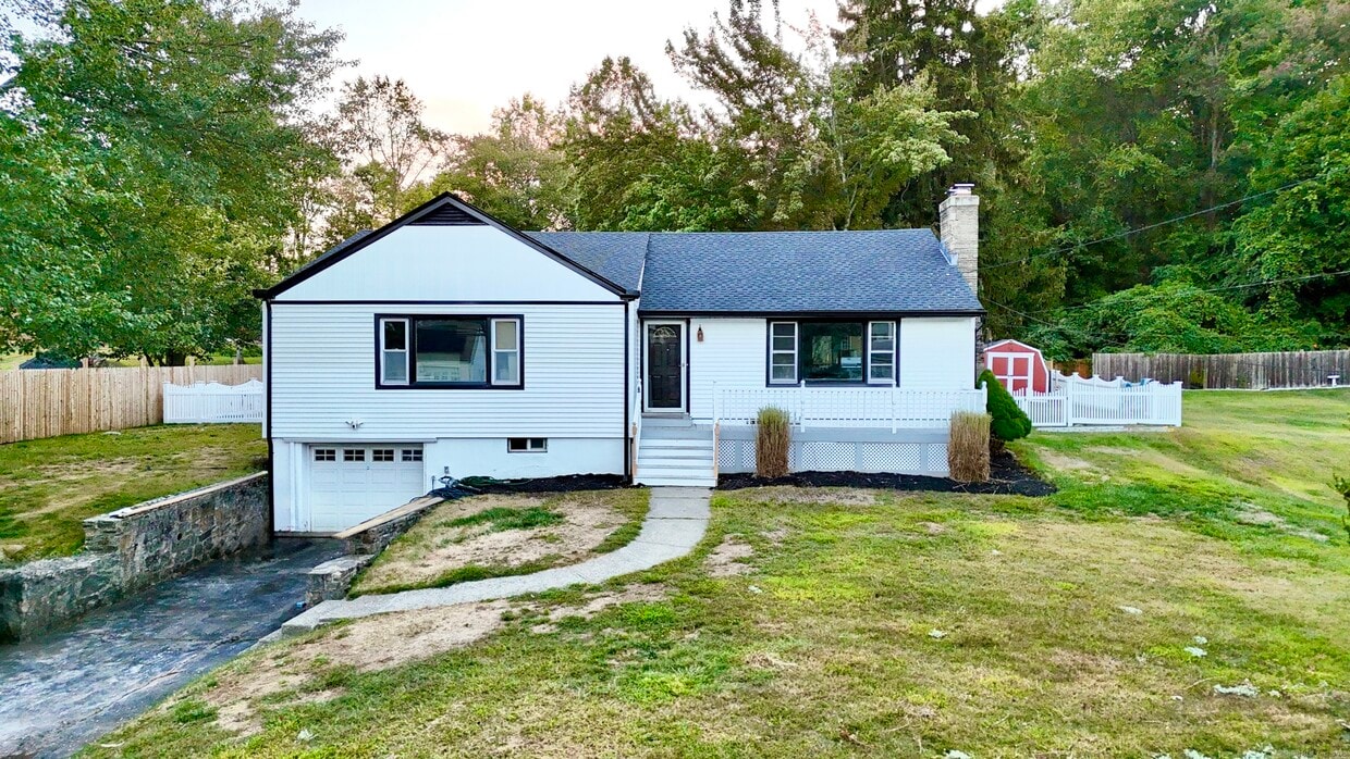 Building Photo - 1225 Cutspring Rd