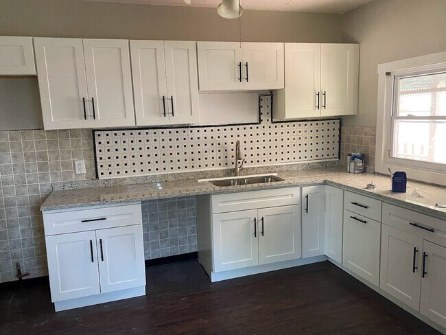 Foto del edificio - Cozy 1 Bedroom / 2 Bathroom Home in Braddock
